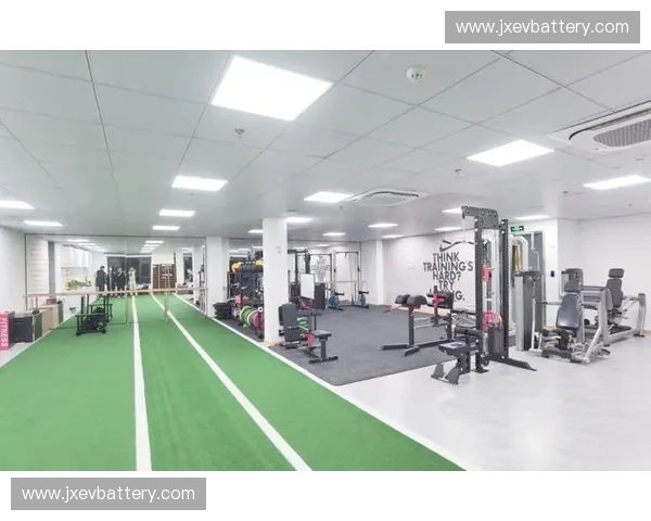 以社区运动中心为核心打造健康生活新风尚促进全民健身与和谐社区发展